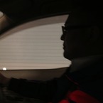 運転をがんばるサムソン