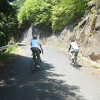 果敢に攻める二人