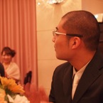 二人を眺めるシラ