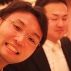 サムソンをバックに稲葉