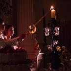 ろうそくに火が灯る