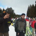 混雑の列にならぶ