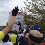 手をふる元阪神の赤星選手