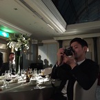 カメラを構える田渕